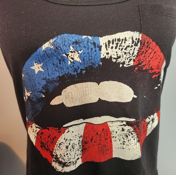Fifth Sun American Flag Kiss Size Medium Tank Top - Picture 2 of 6